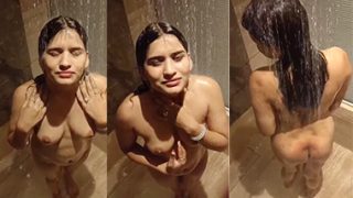 Desi Hot Girlfriend Sucking Boyfriend Dick In Bathroom Sex