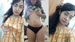 Desi Horny Chasmish Slim Gf Teasing Hot Pussy & Ass