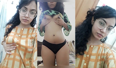 Desi Horny Chasmish Slim Gf Teasing Hot Pussy & Ass